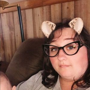 Meet your Posher, Leeann